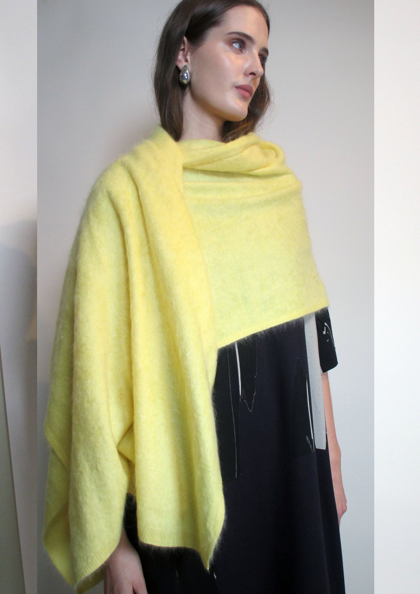 Pixie cashmere wrap / pale yellow